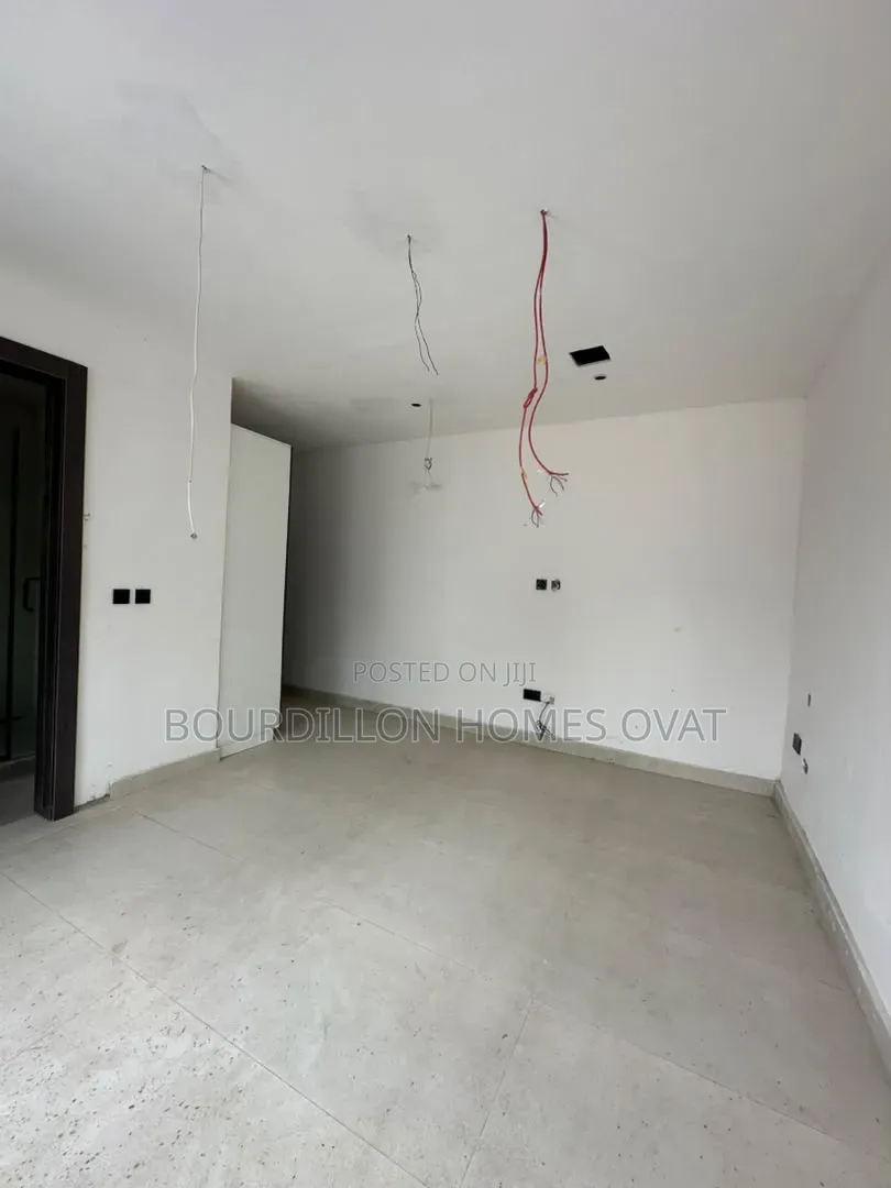 2bdrm Apartment in Victoria Island for sale in Victoria Island Extension