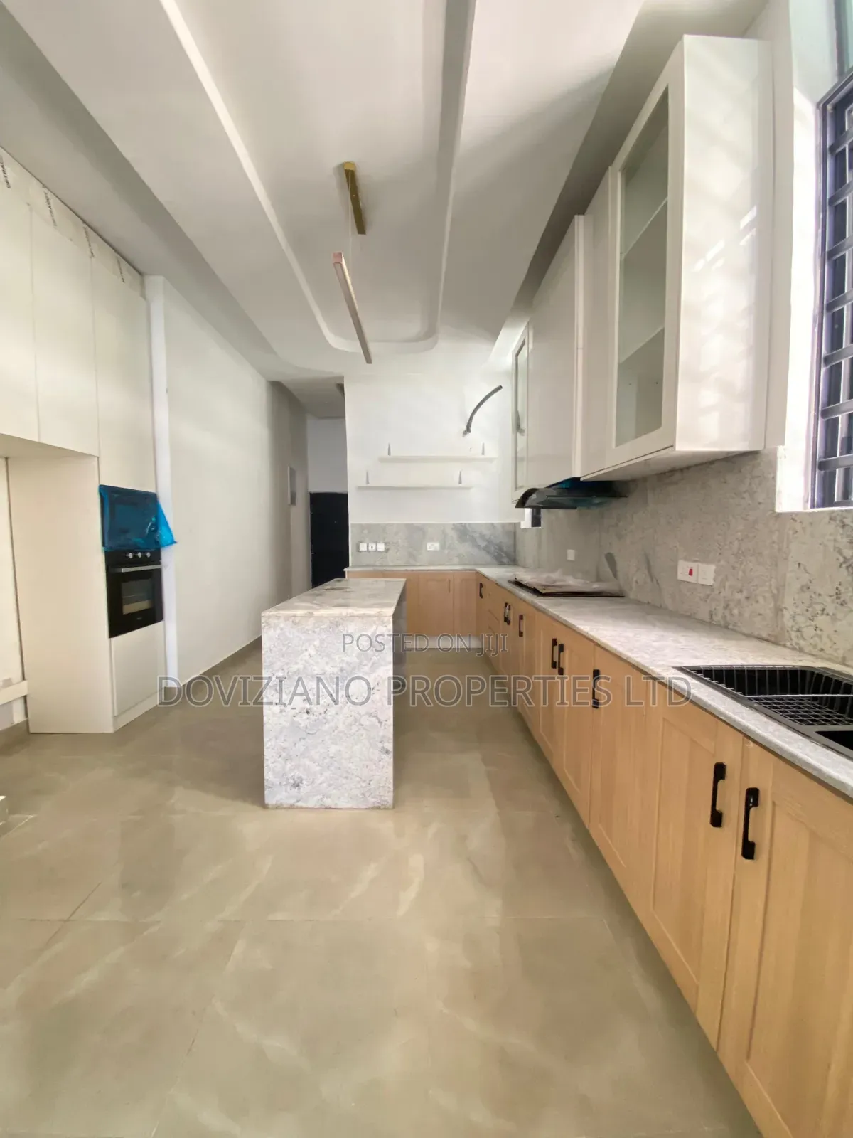 5bdrm Duplex in Ikota for sale in Ikota