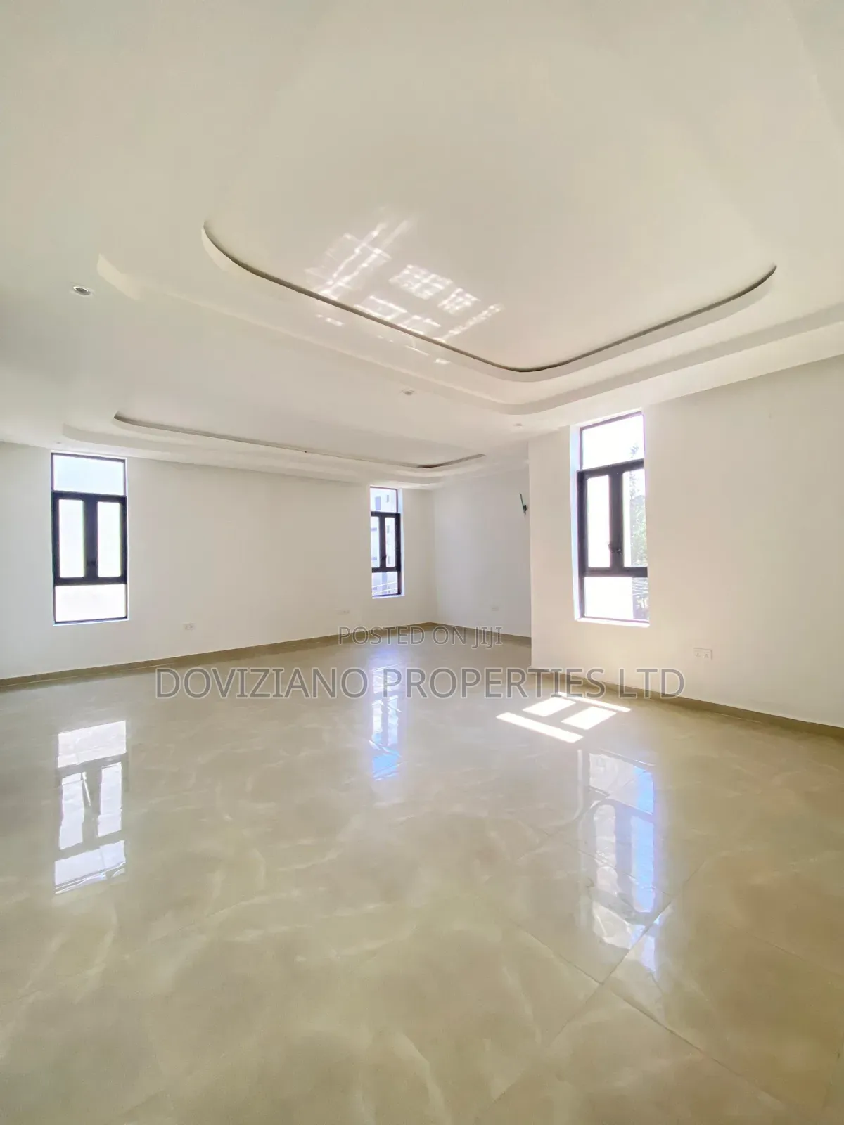5bdrm Duplex in Ikota for sale in Ikota