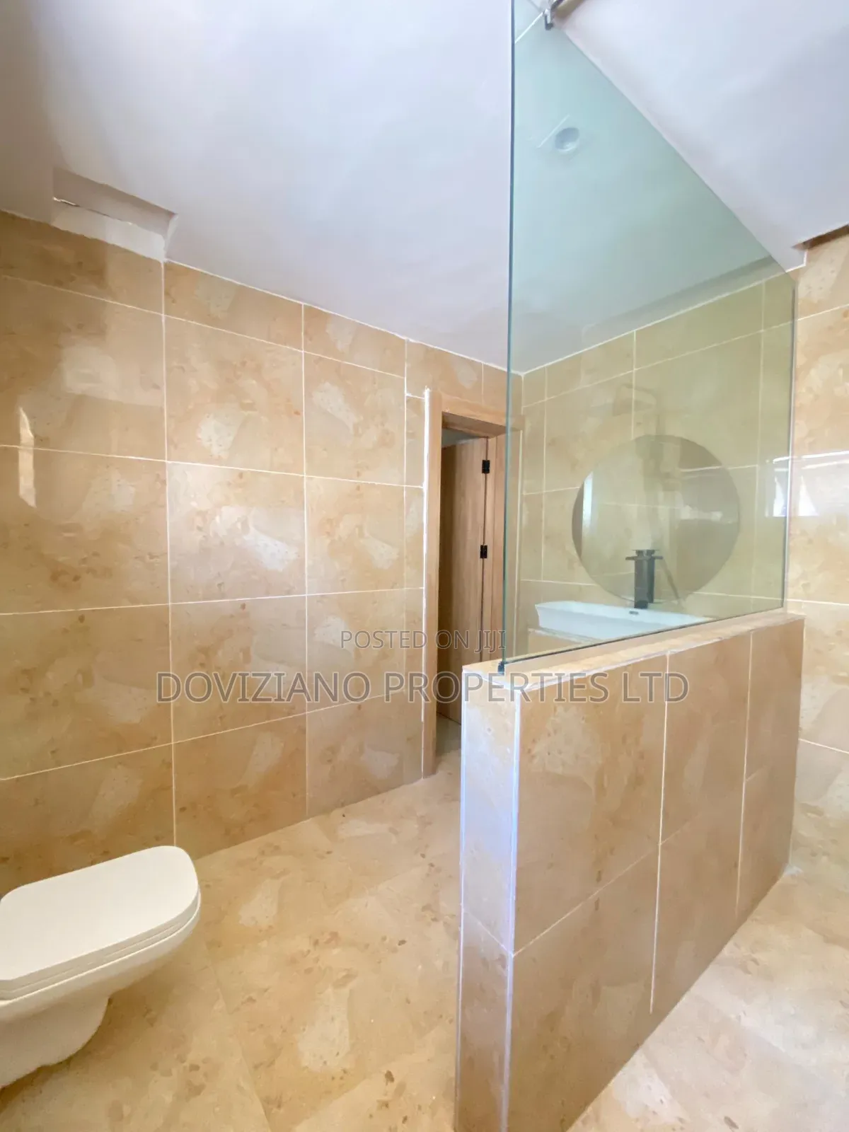 5bdrm Duplex in Ikota for sale in Ikota