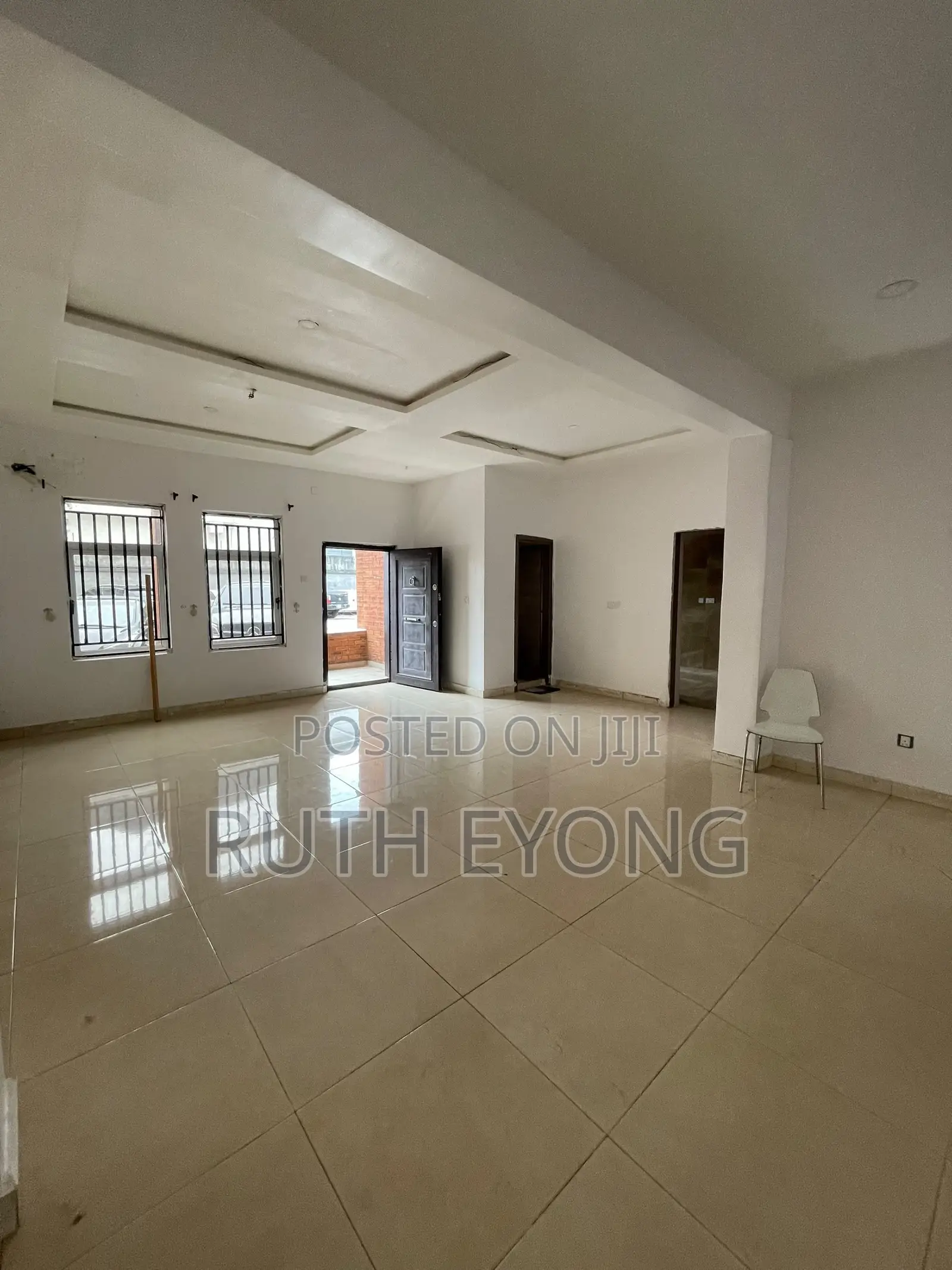 2bdrm Apartment in 𝗖𝗵𝗲𝘃𝘆𝘃𝗲𝘄 𝗘𝘀𝘁𝗮𝘁𝗲, Chevron for rent in Chevron