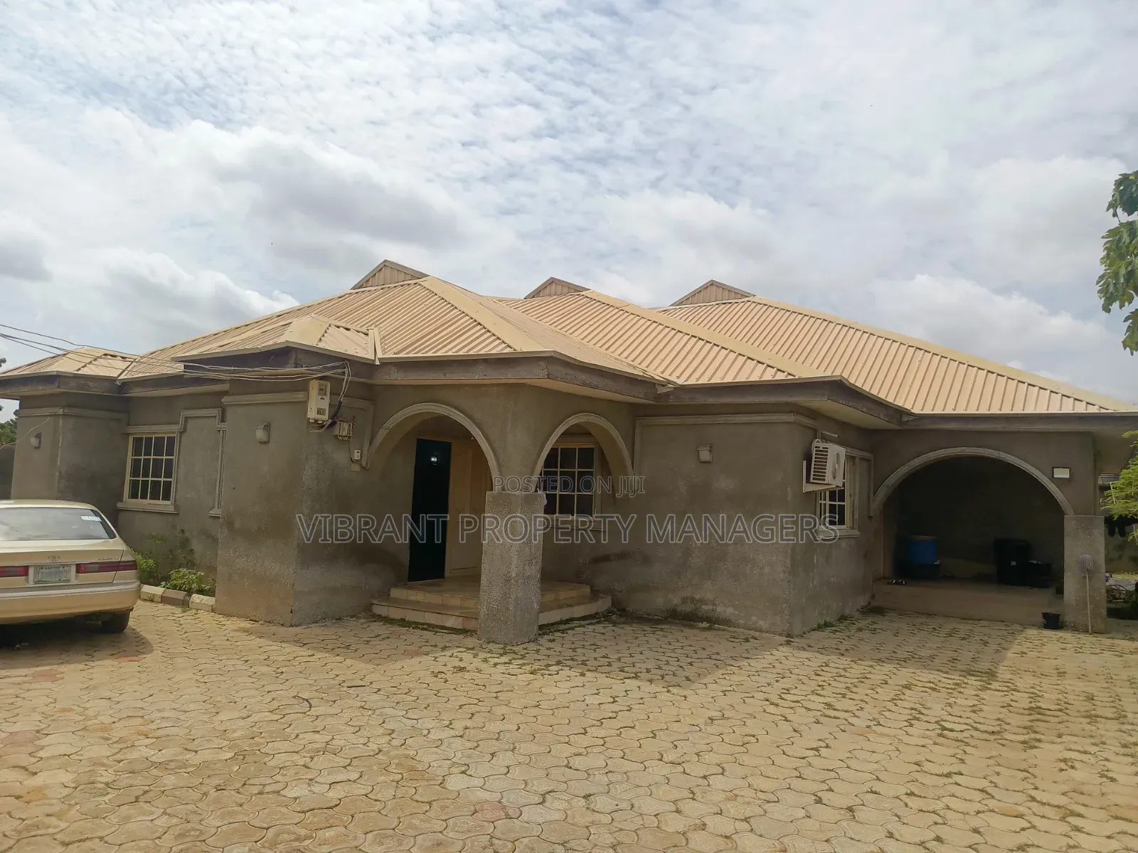 3bdrm Bungalow in High Cost, Kaduna / Kaduna State for sale in Kaduna / Kaduna State