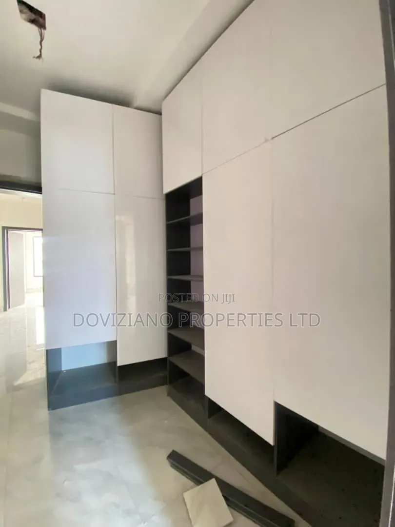3bdrm Apartment in Victoria Island Extension for sale in Victoria Island Extension