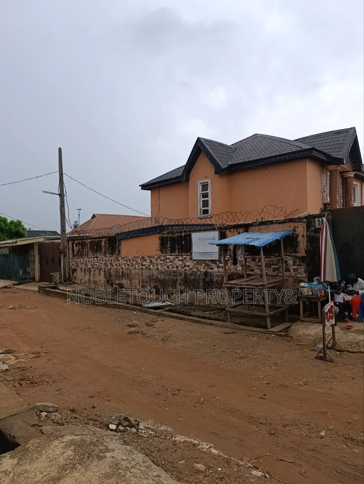 3bdrm Block of Flats in Ishitu Road Egan, Akesan for sale in Akesan