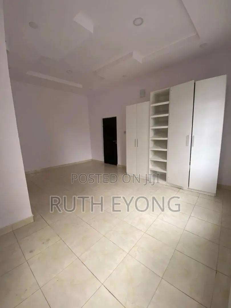4bdrm House in Ikota Villa Estate for sale in Ikota