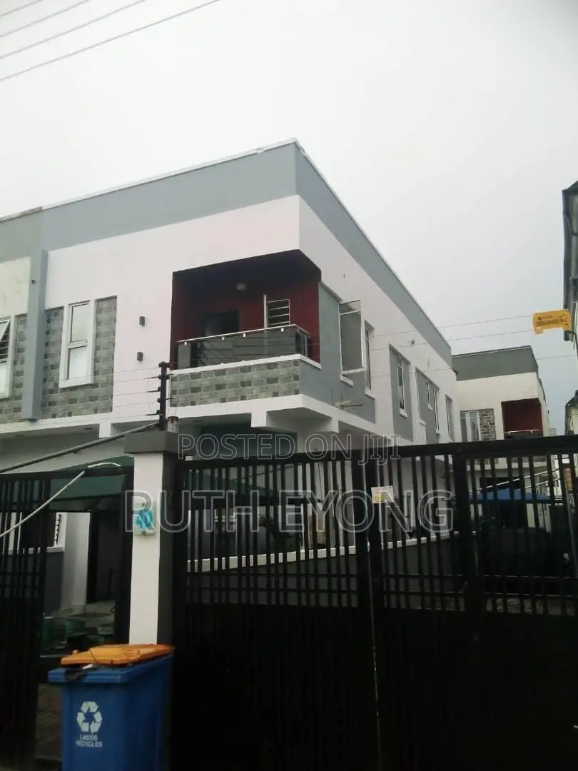 4bdrm House in Ikota Villa Estate for sale in Ikota