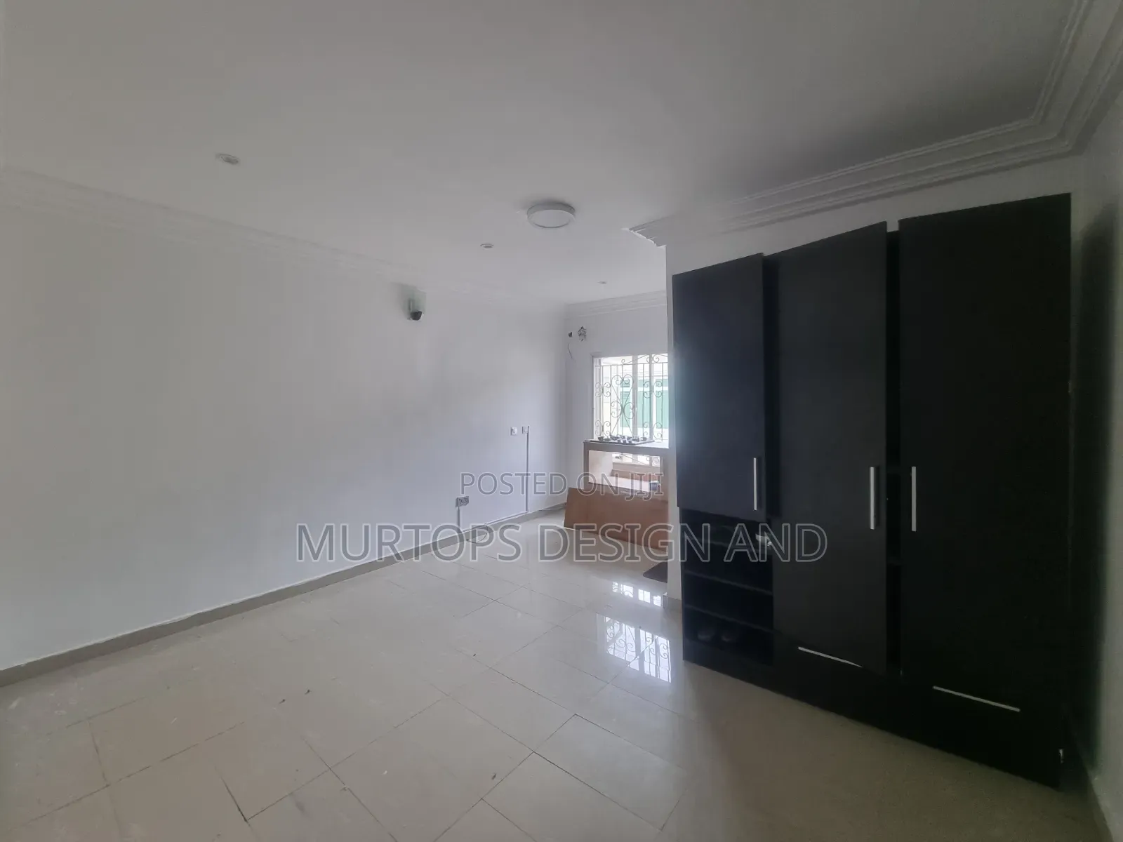 Studio Apartment in Paradise 3, Chevron for rent in Chevron
