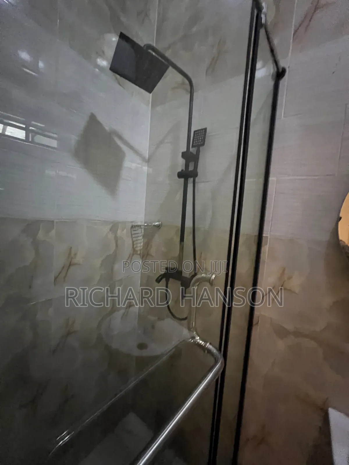 Furnished Mini Flat in Secured, Chevron for rent in Chevron