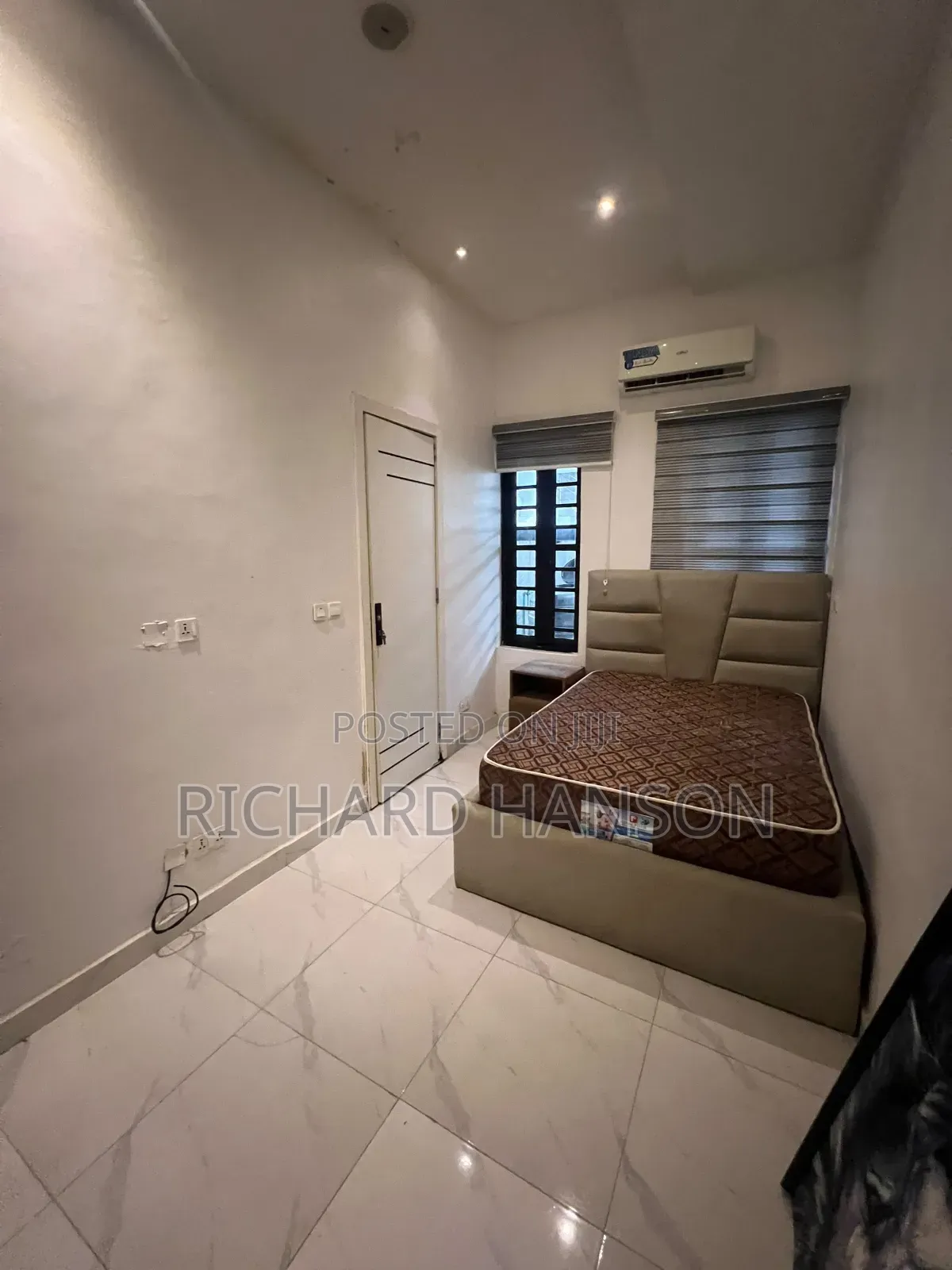 Furnished Mini Flat in Secured, Chevron for rent in Chevron