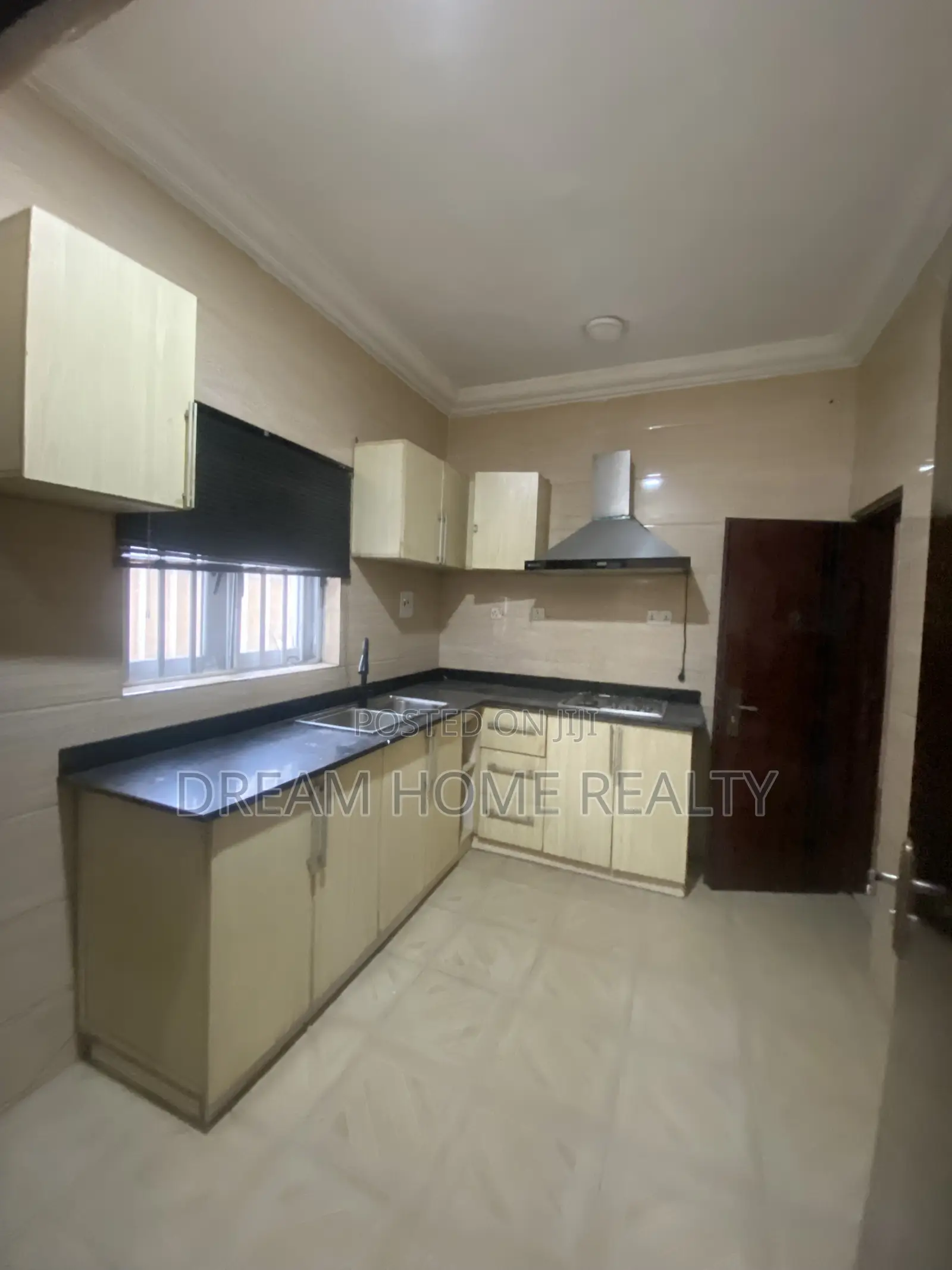 3bdrm Apartment in Chevron for rent in Chevron