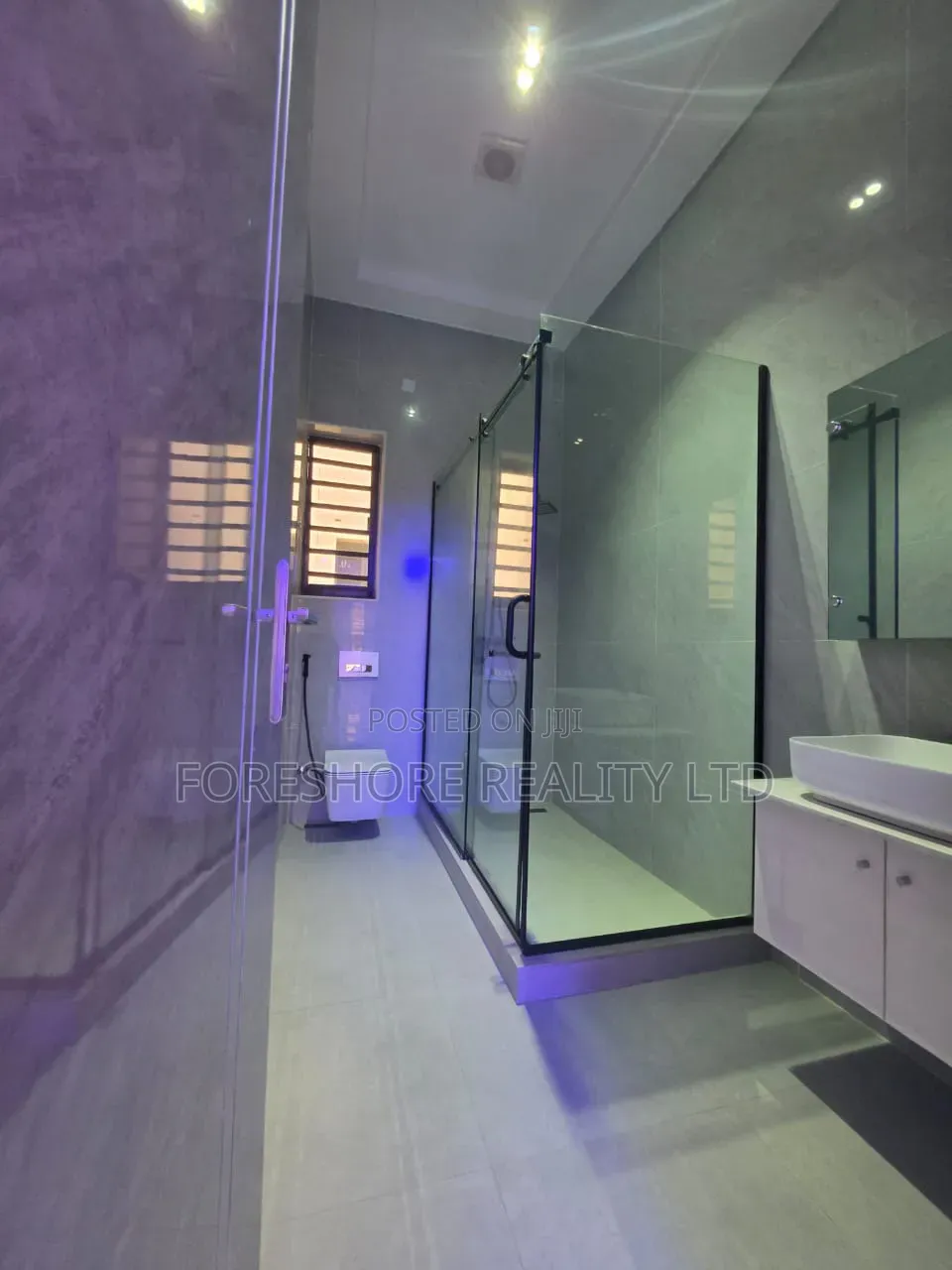 5bdrm Duplex in Omole Phase 2 for rent in Omole Phase 2