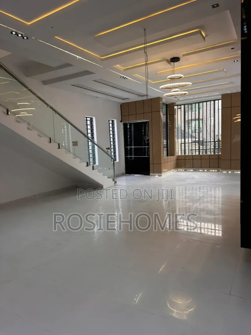 4bdrm Duplex in Sangotedo for sale in Sangotedo