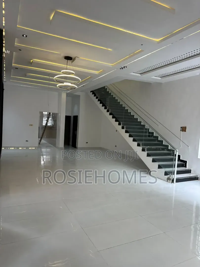 4bdrm Duplex in Sangotedo for sale in Sangotedo