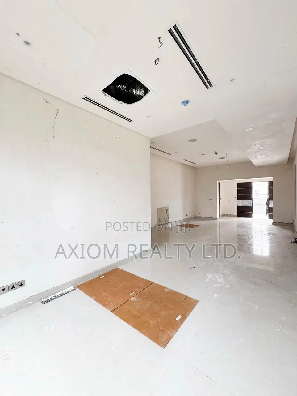 6bdrm Duplex in Banana Island for sale in Banana Island