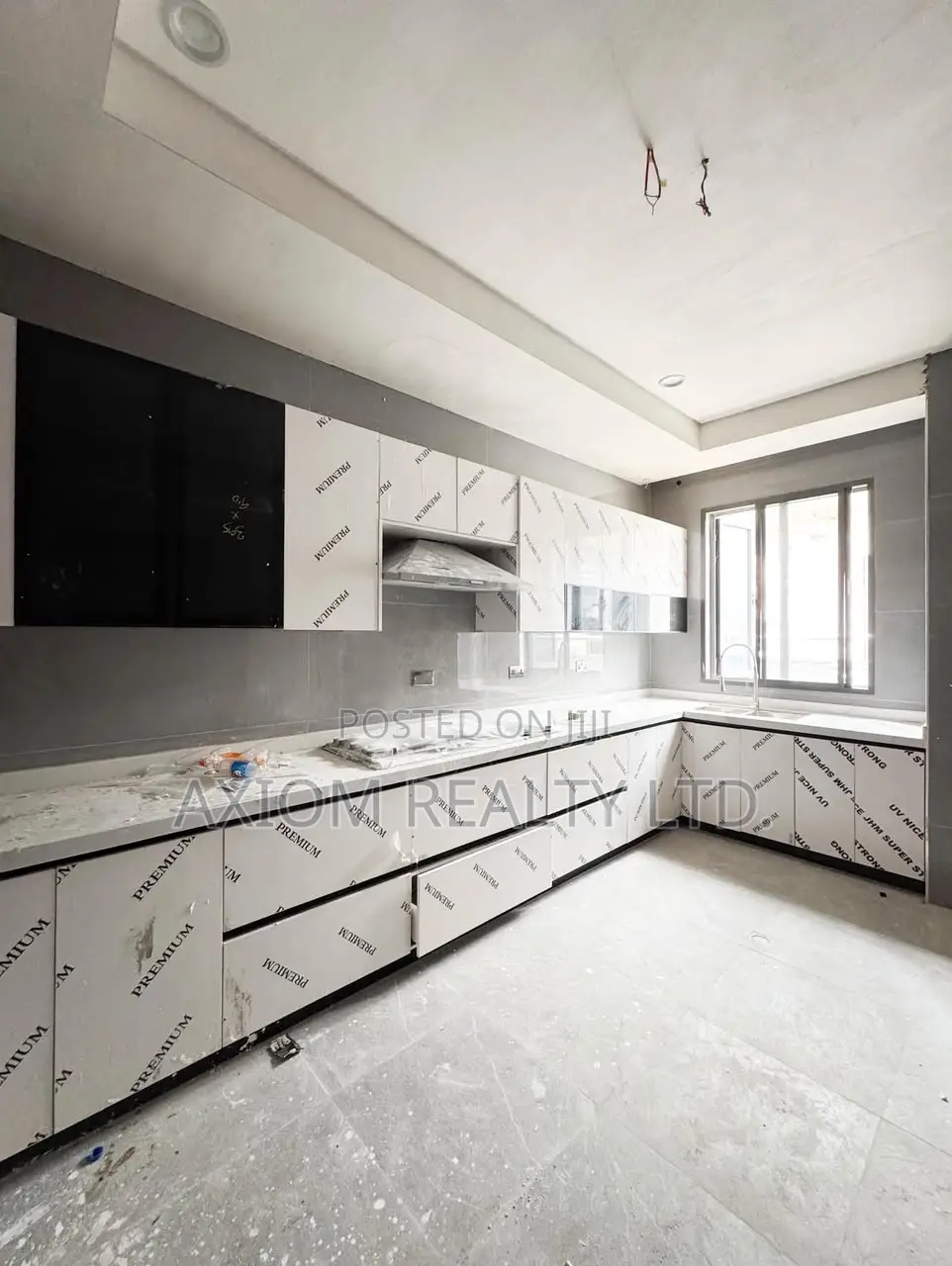 6bdrm Duplex in Banana Island for sale in Banana Island