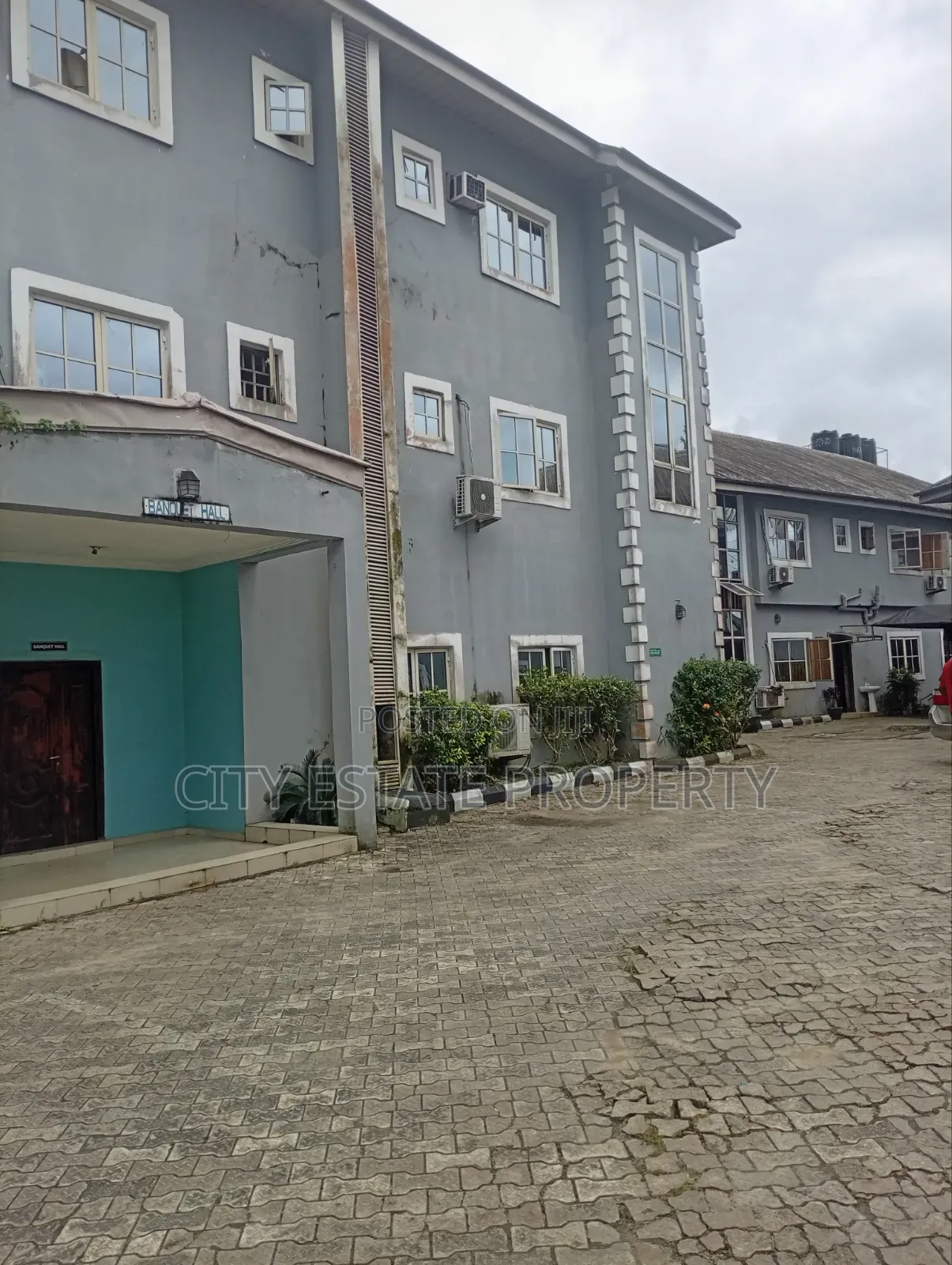 44 Rooms Hotel for Sale in ALAKAHIA Portharcourt in Choba