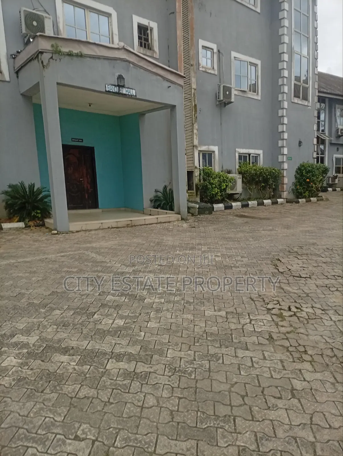 44 Rooms Hotel for Sale in ALAKAHIA Portharcourt in Choba
