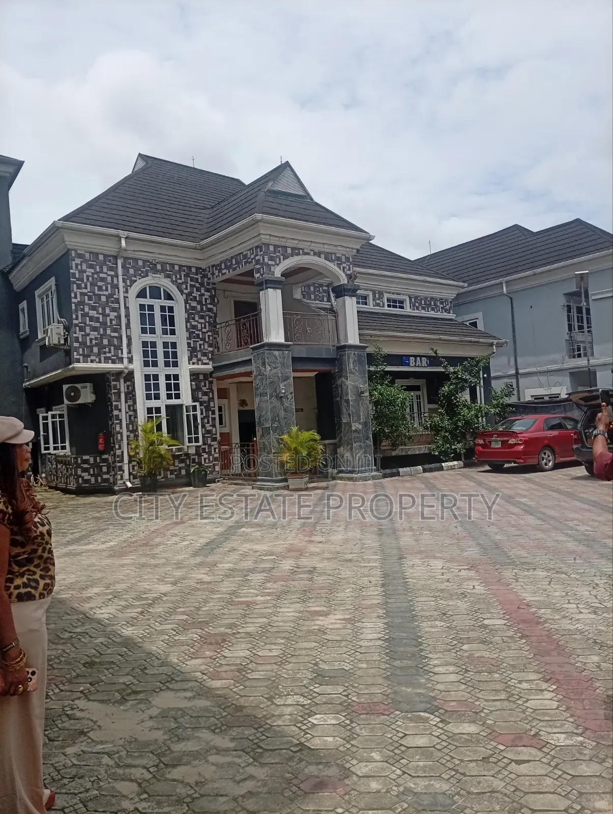40 Rooms Hotel Located for Sale in Portharcourt in Rukpokwu