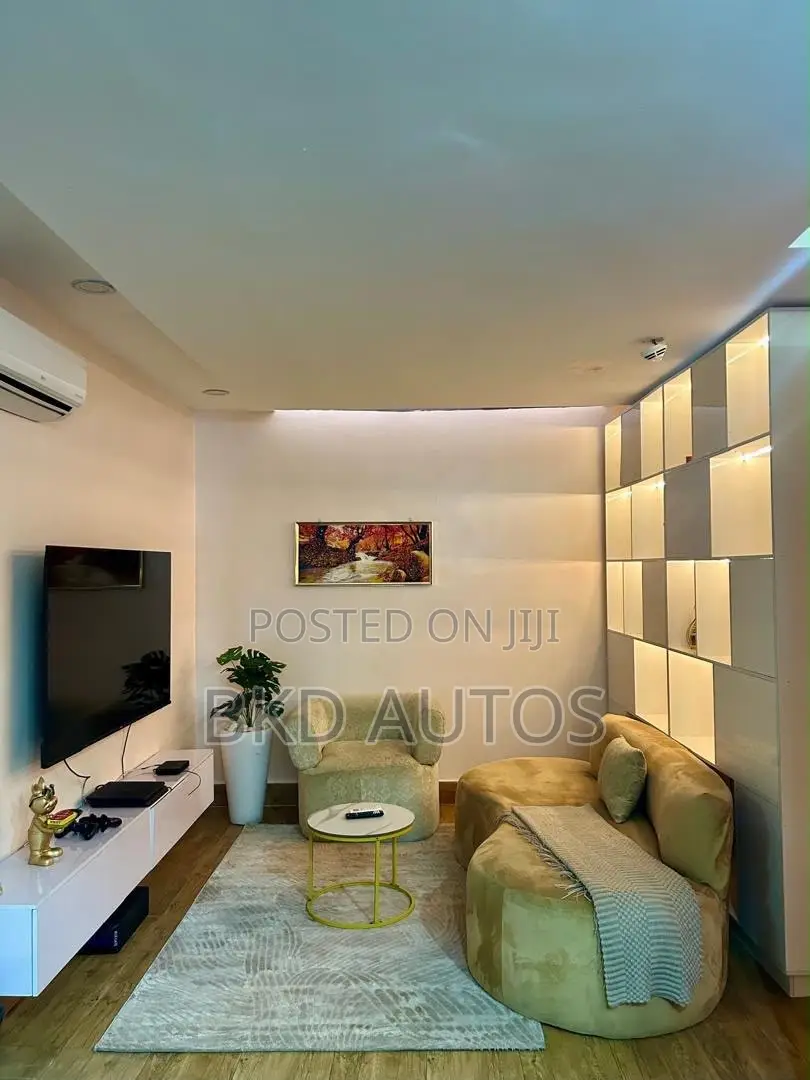 Studio Apartment With Pool, Gym, Ps4 in Lekki Phase 1
