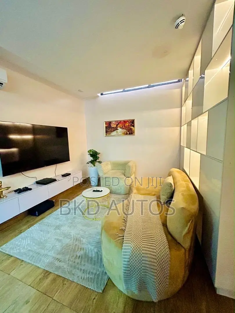 Studio Apartment With Pool, Gym, Ps4 in Lekki Phase 1