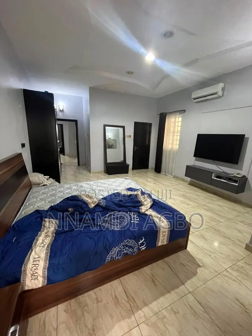 4bdrm Apartment in Chevron for sale in Chevron