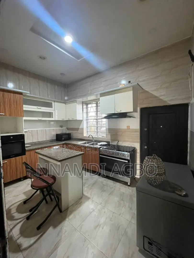 4bdrm Apartment in Chevron for sale in Chevron