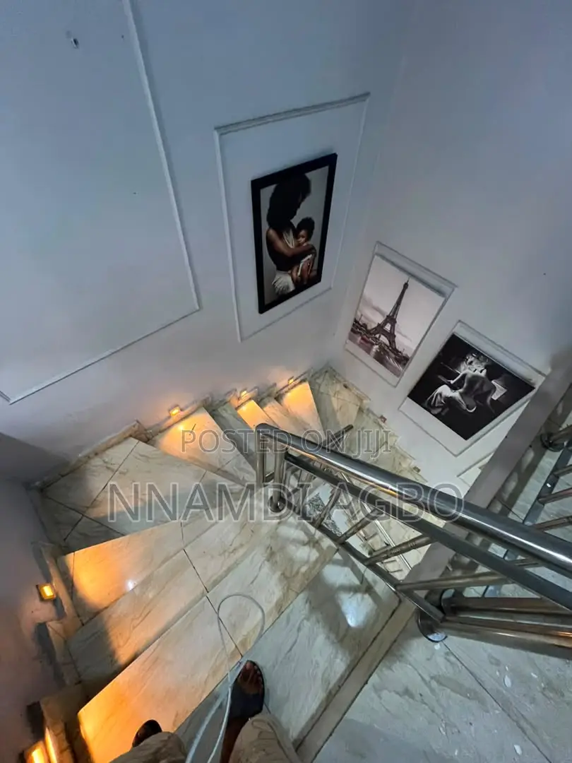 4bdrm Apartment in Chevron for sale in Chevron
