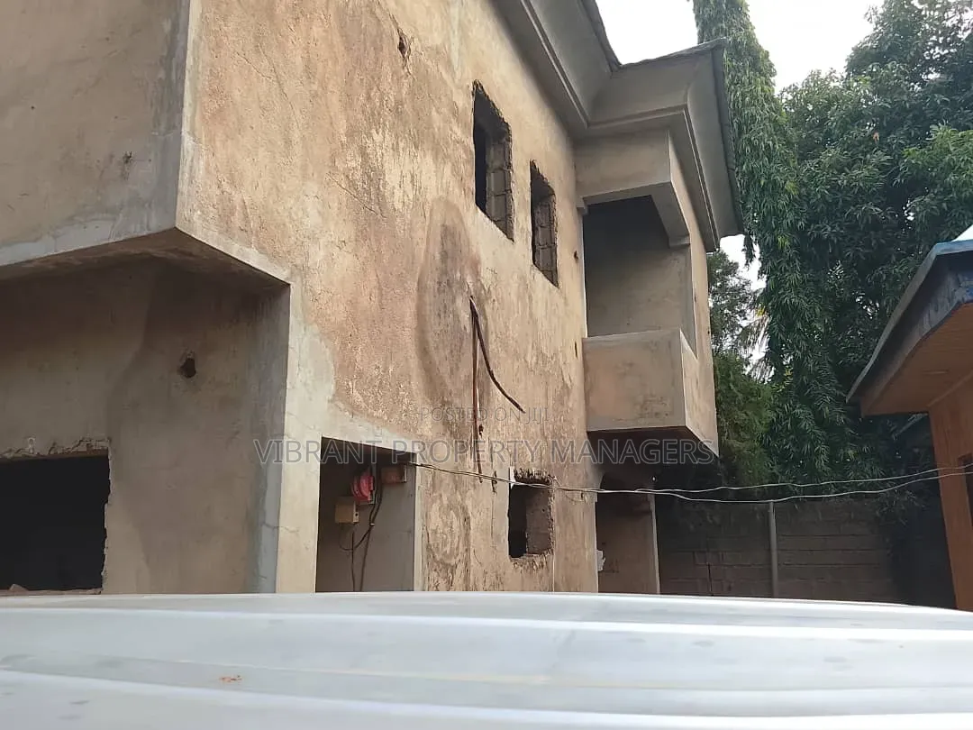5bdrm Duplex in Narayi High Cost, Kaduna / Kaduna State for sale in Kaduna / Kaduna State