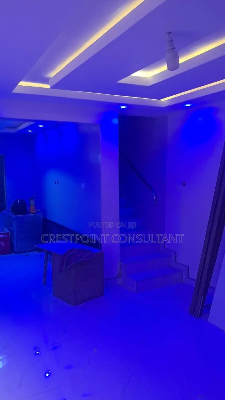 Furnished 5bdrm House in Omole Phase 2 for rent in Omole Phase 2