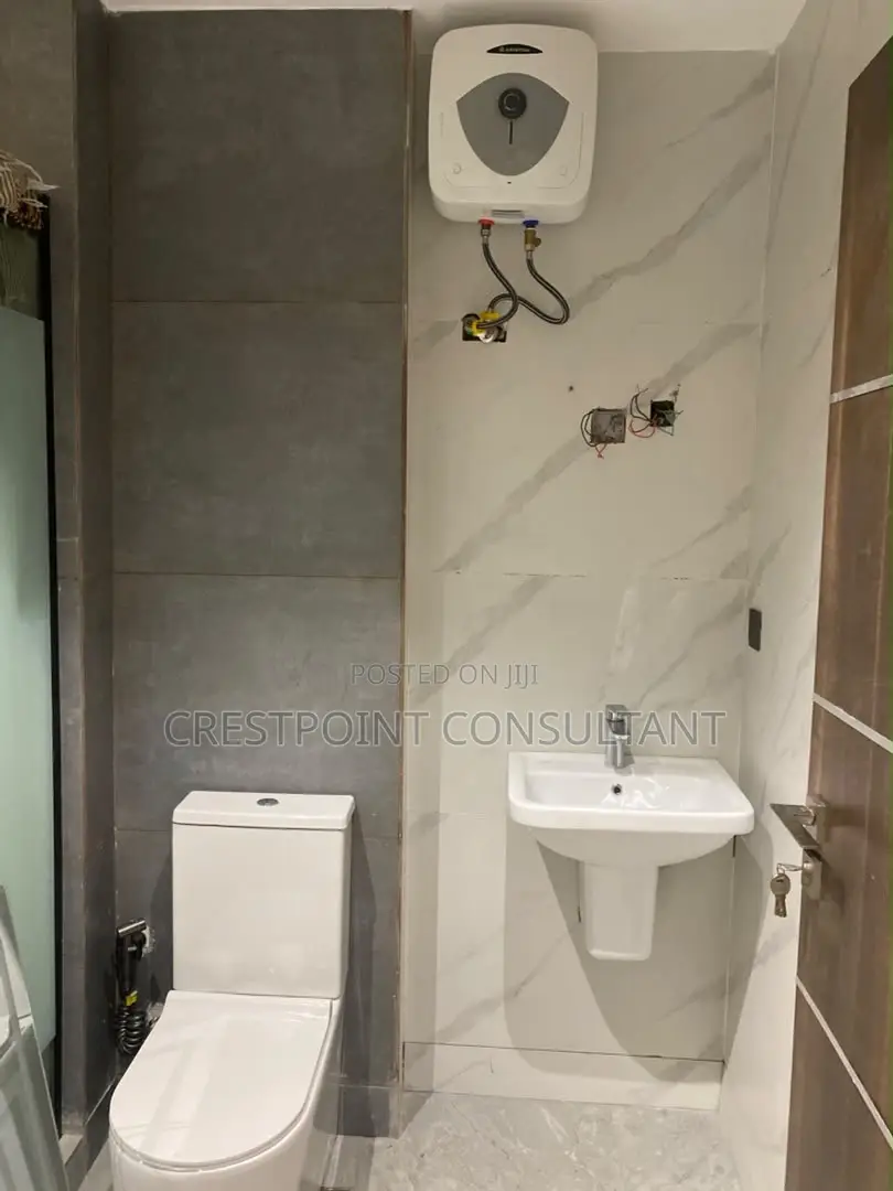 Furnished 5bdrm House in Omole Phase 2 for rent in Omole Phase 2