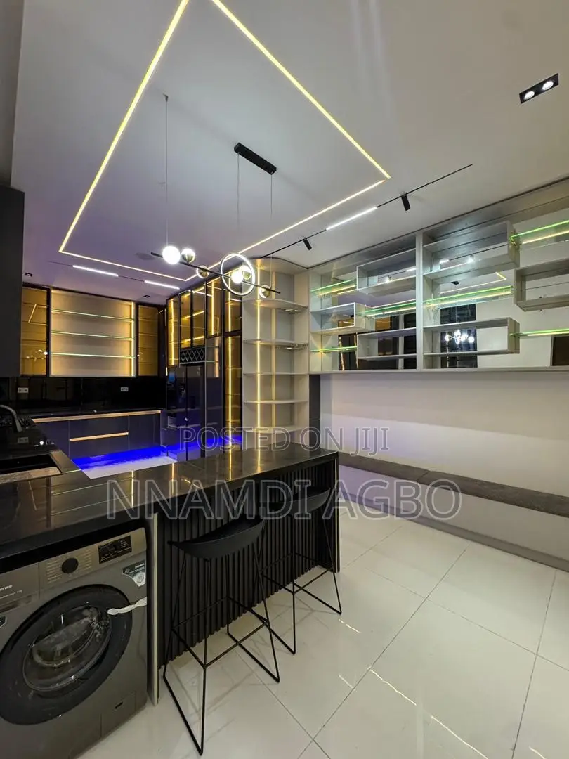 5bdrm Duplex in Lafiaji for sale in Lafiaji