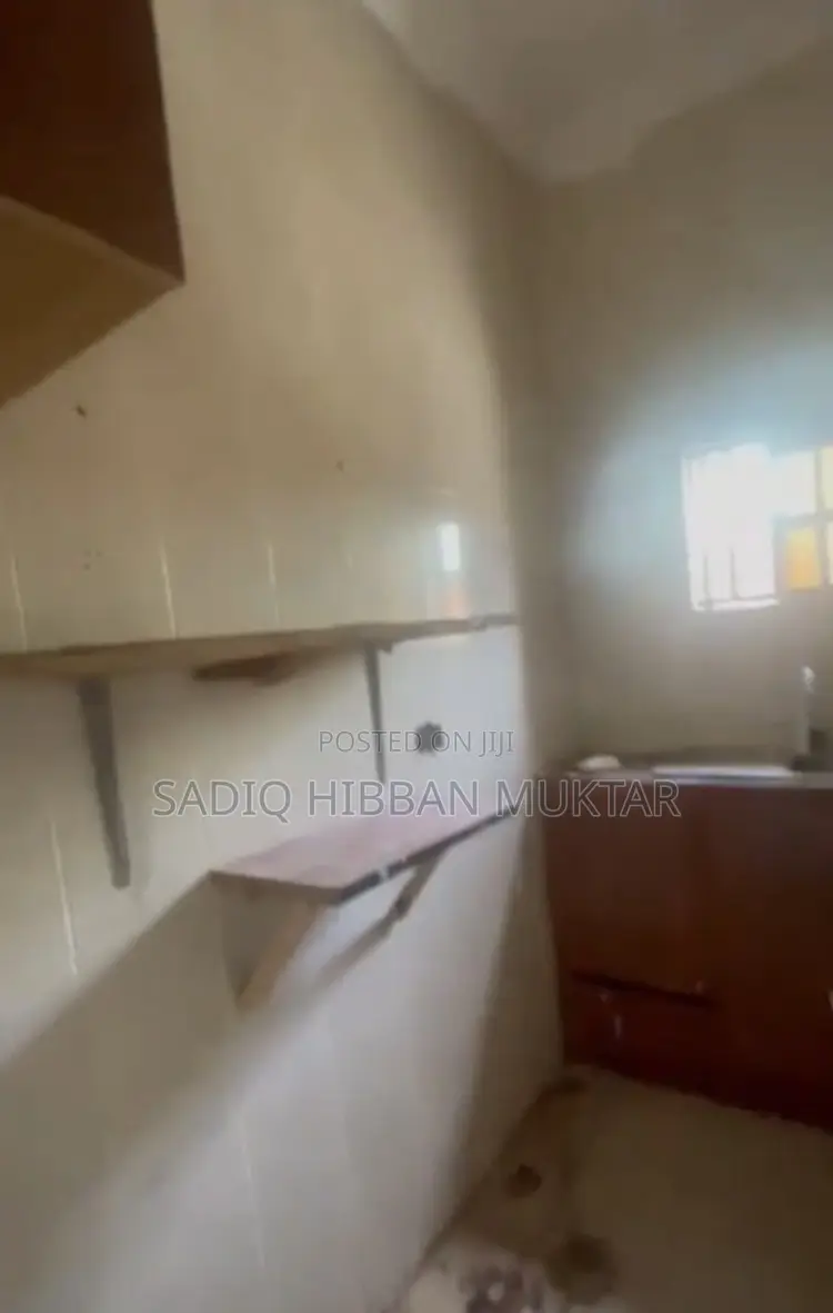 1bdrm Room & Parlour in Apo District for rent in Apo District