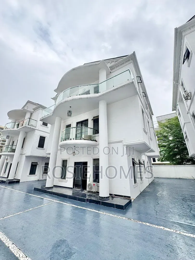 4bdrm Duplex in Banana Island for sale in Banana Island