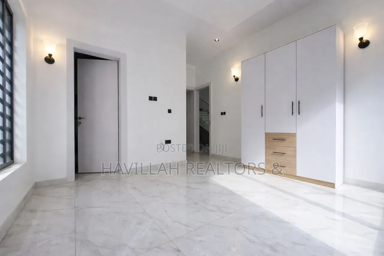 5bdrm Apartment in Ikeja GRA for sale in Ikeja GRA