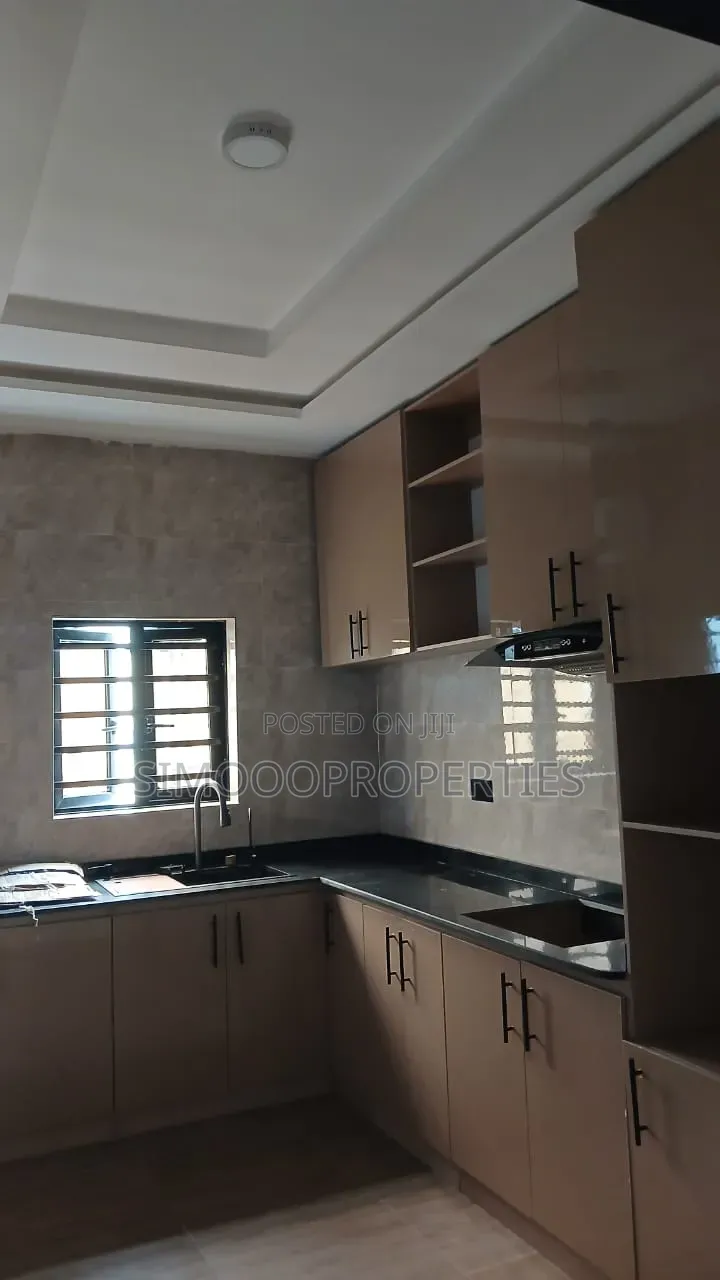 2bdrm Block of Flats in Oribanwa Phase2, Lakowe for rent in Lakowe