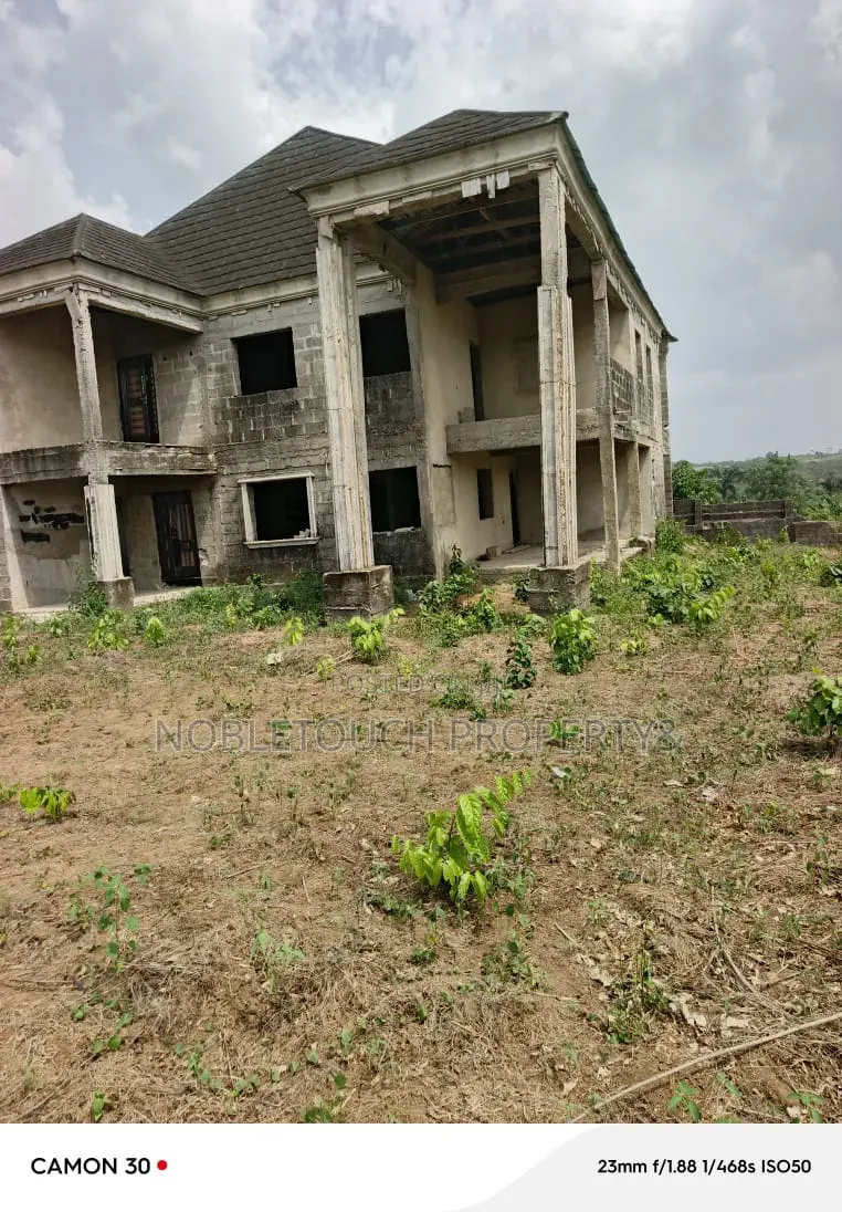 5bdrm Duplex in Opposite Favour for sale in Epe