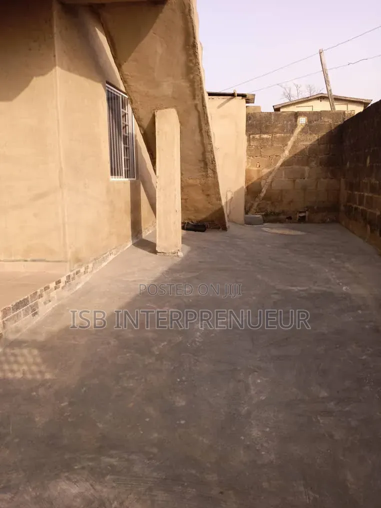 Furnished 3bdrm Duplex in Akaku, Ibadan for sale in Ibadan