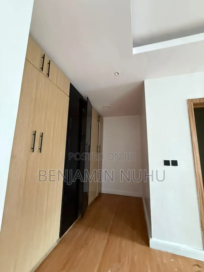 4bdrm Duplex in Lekki Phase 1 for sale in Lekki Phase 1