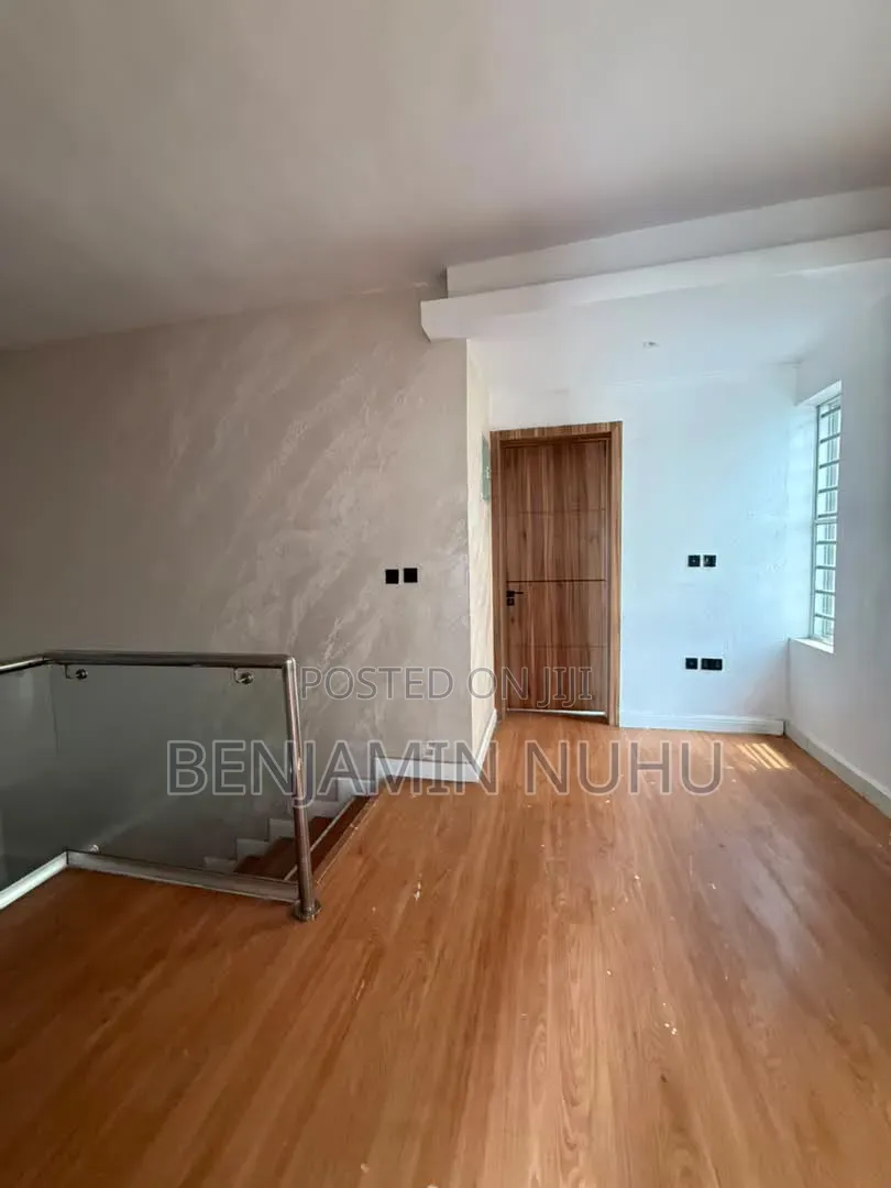 4bdrm Duplex in Lekki Phase 1 for sale in Lekki Phase 1