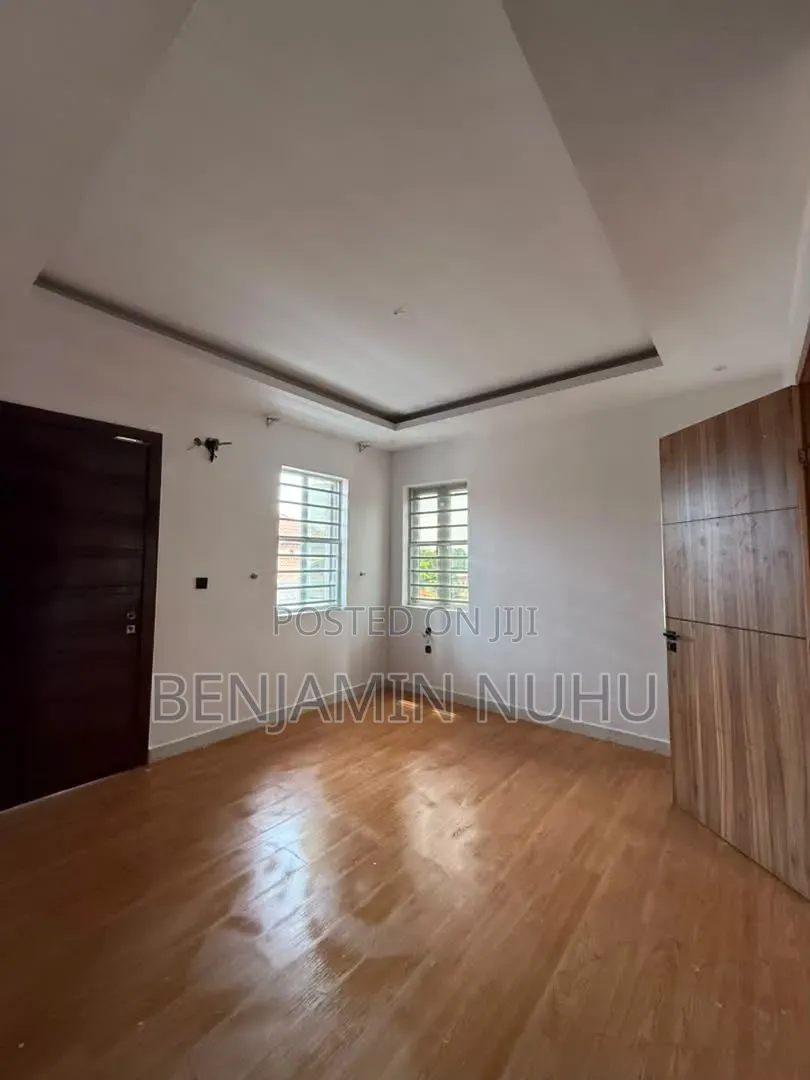 4bdrm Duplex in Lekki Phase 1 for sale in Lekki Phase 1