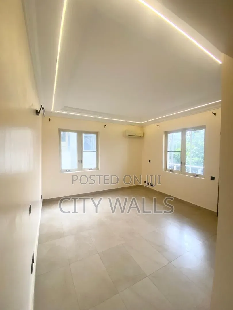 2bdrm Block of Flats in John Okafor, Agungi for sale in Agungi