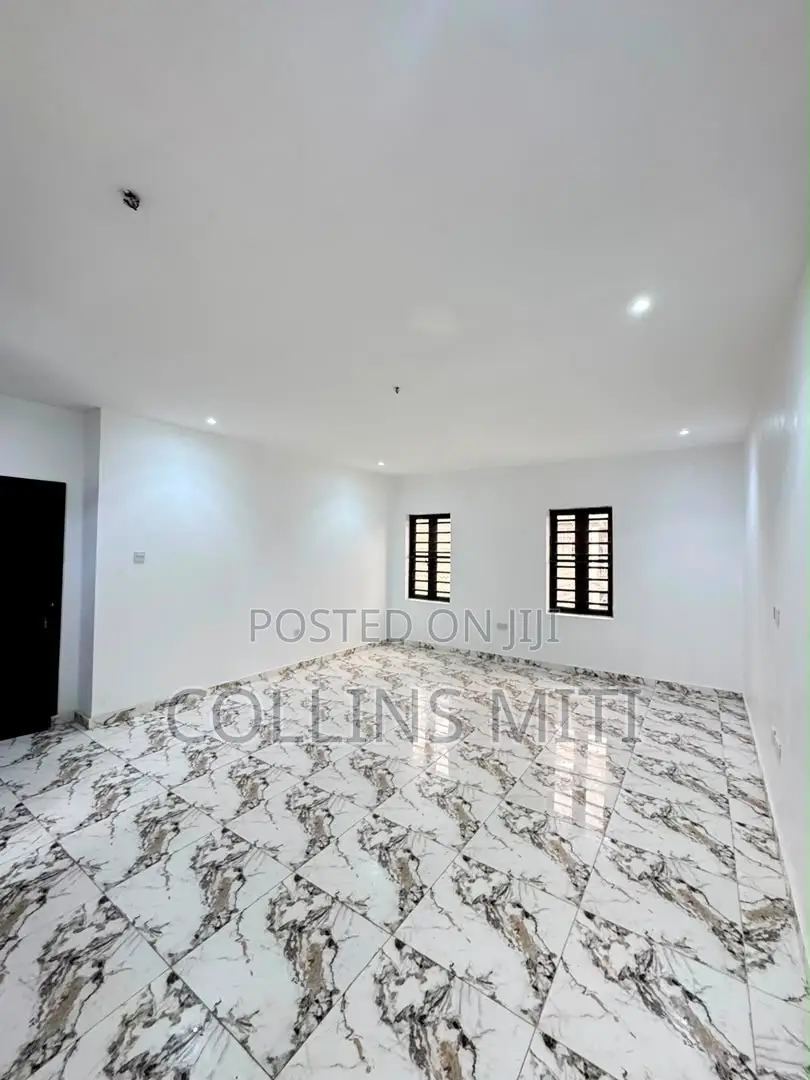 2bdrm Block of Flats in A Serene Environment, Ogunlana for sale in Ogunlana