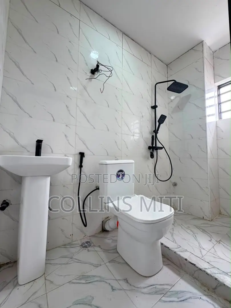 2bdrm Block of Flats in A Serene Environment, Ogunlana for sale in Ogunlana