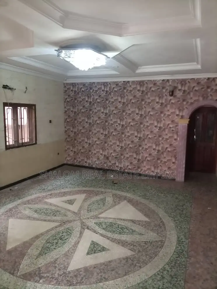 4bdrm Townhouse/Terrace in Unilag Estate Magodo for sale in GRA Phase 1
