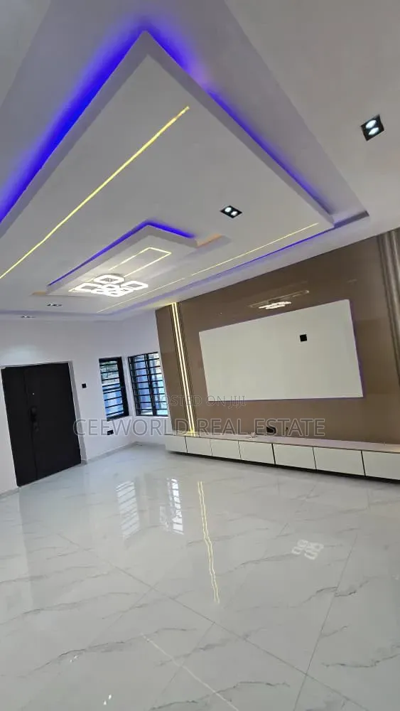 3bdrm Bungalow in Adetokun Ologuneru for sale in Ologuneru
