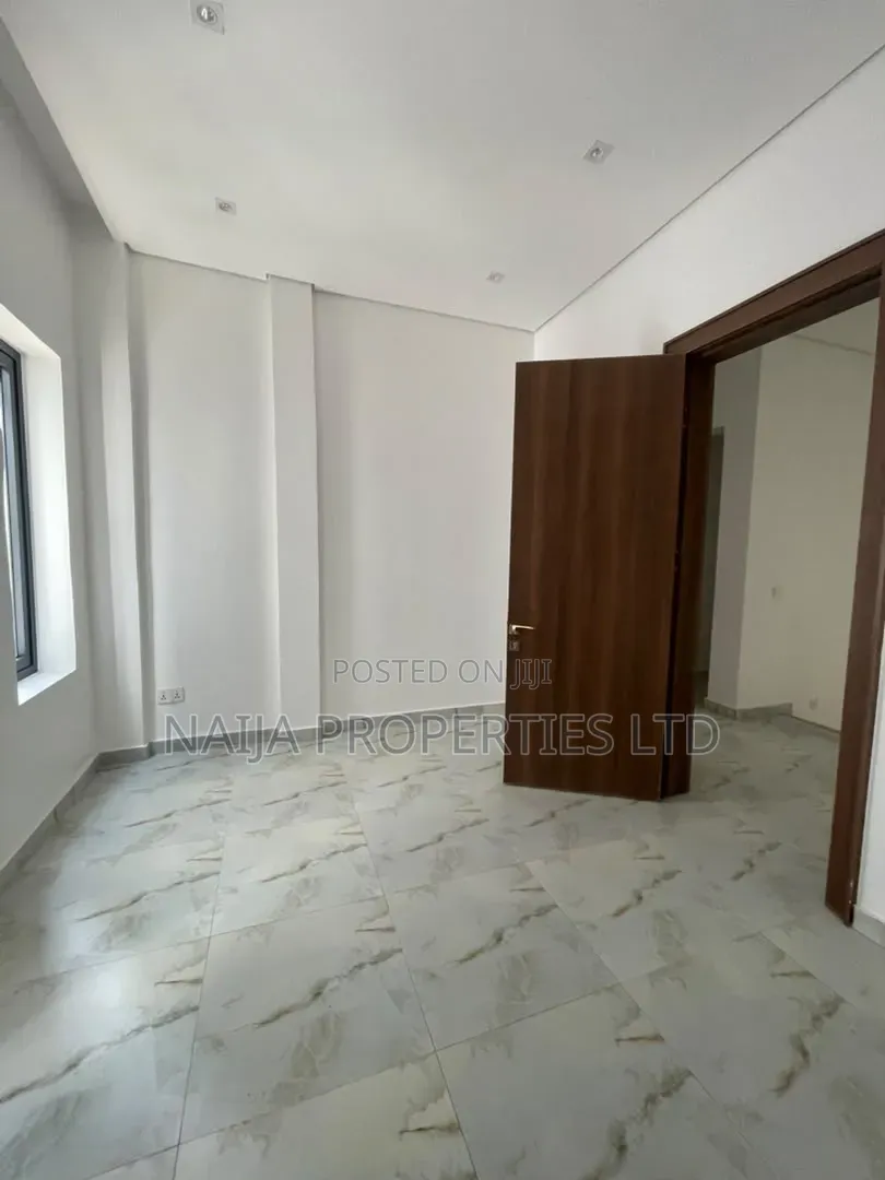 3bdrm Townhouse / Terrace in Lekki Phase 1 for rent in Lekki Phase 1