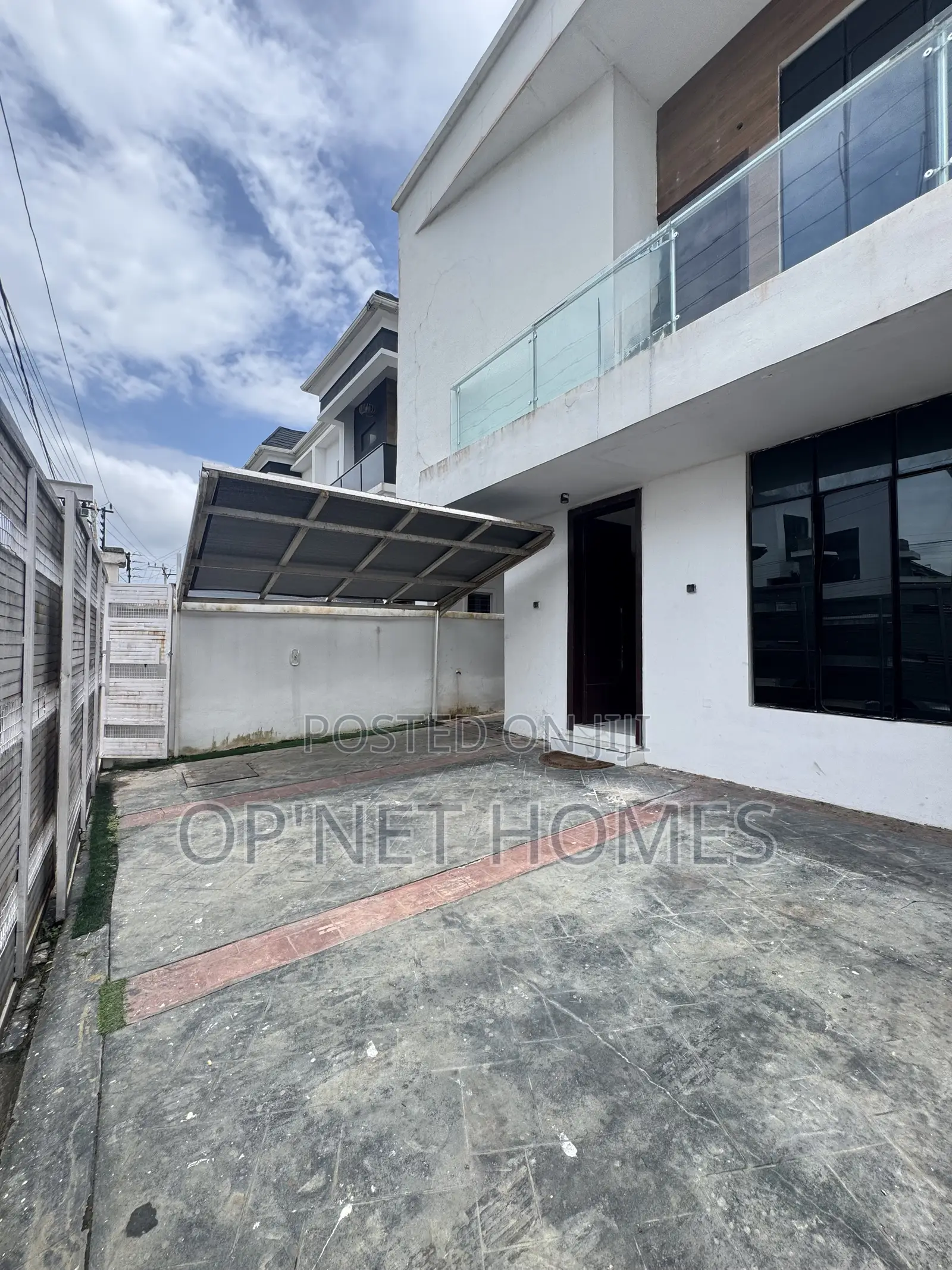 4bdrm Duplex in Lekki for sale in Lekki