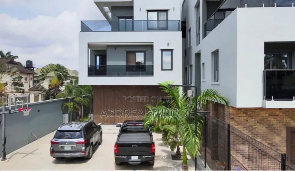 6bdrm Duplex in Ikeja Gra for sale in Ikeja GRA