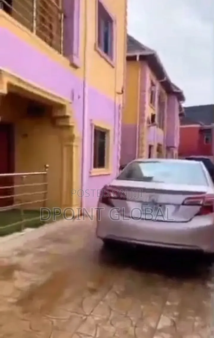 20bdrm Block of Flats in In Estate, Iseri Olofin for sale in Iseri Olofin