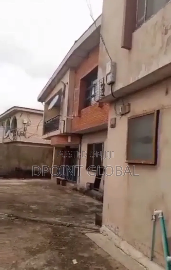 15bdrm Block of Flats in Not Estate, Akowonjo for sale in Akowonjo